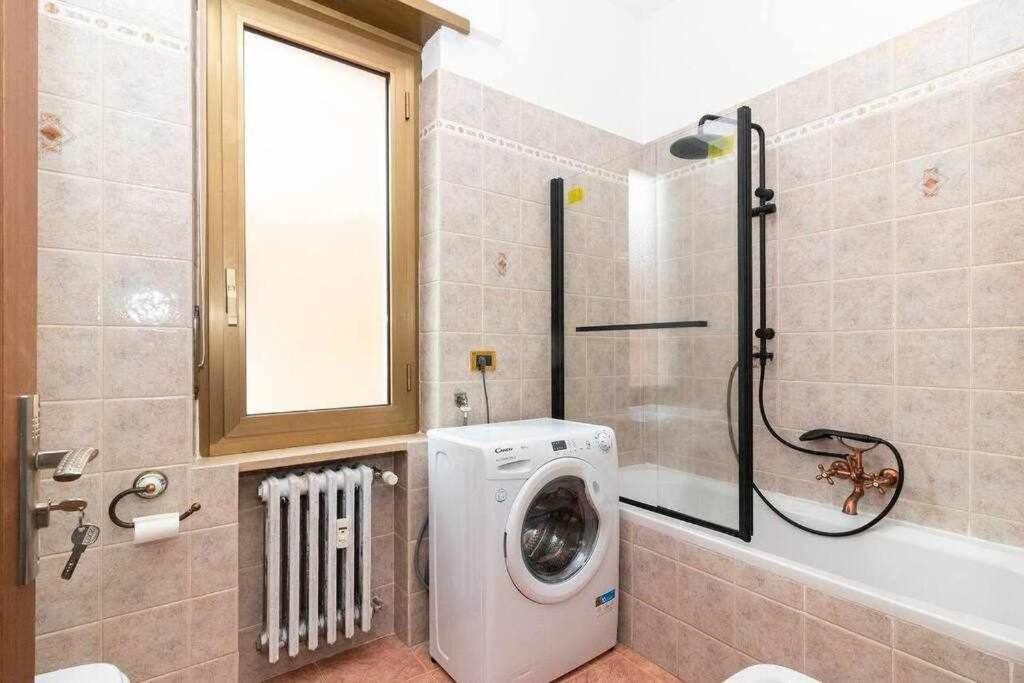 Appartamento A Pochi Passi Dalla Stazione Comodo A Coppie E Famiglie, Casa Ferrucci Collegno Ngoại thất bức ảnh