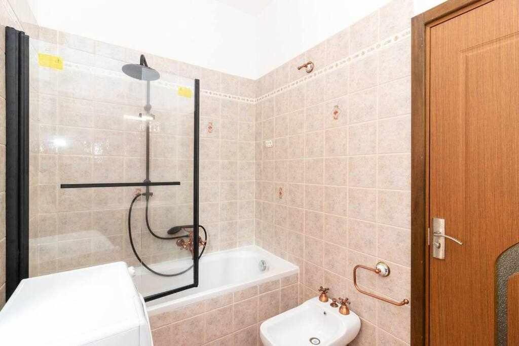 Appartamento A Pochi Passi Dalla Stazione Comodo A Coppie E Famiglie, Casa Ferrucci Collegno Ngoại thất bức ảnh